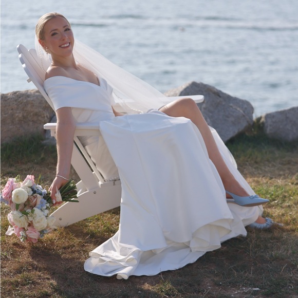 Meet your Posher, Caitlin - Picture 1 of 1